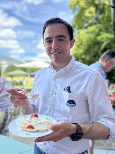 Ed with some pavlova